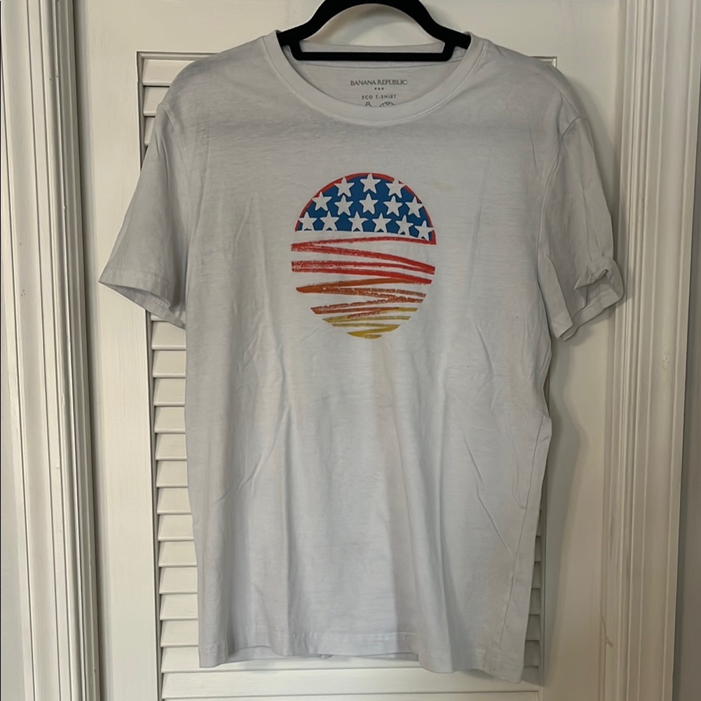 Banana Republic White Short Sleeve Graphic Tee